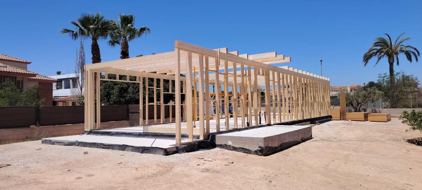 Estructura de madera en construcción — proceso constructivo Masel